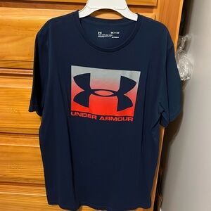Mens UA top
